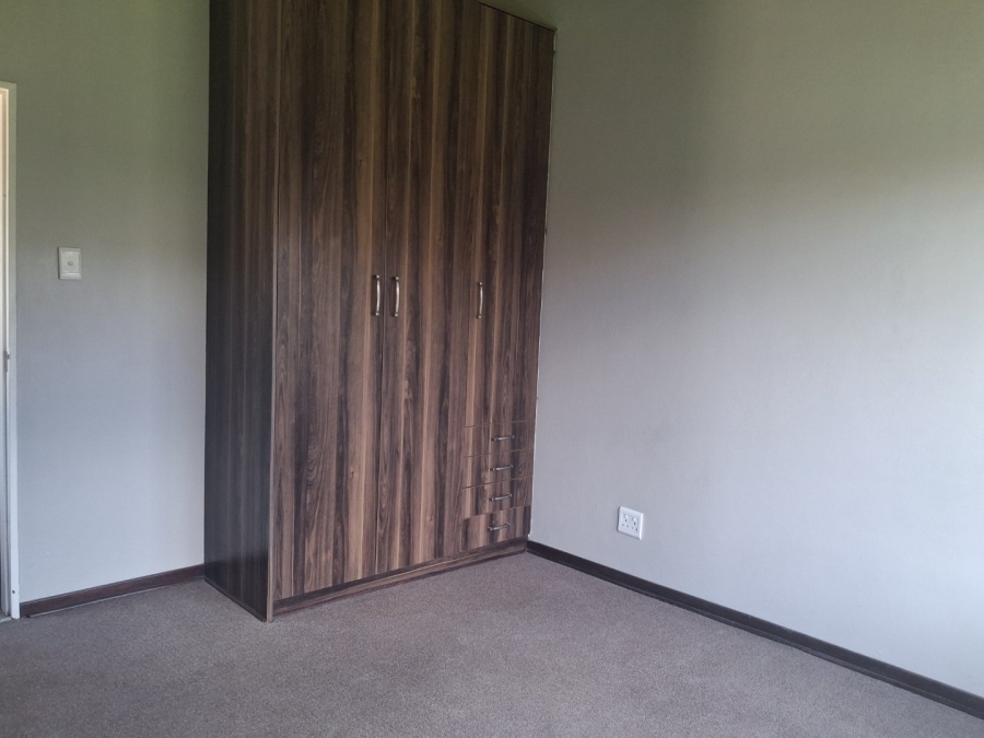 To Let 3 Bedroom Property for Rent in Hillside Free State